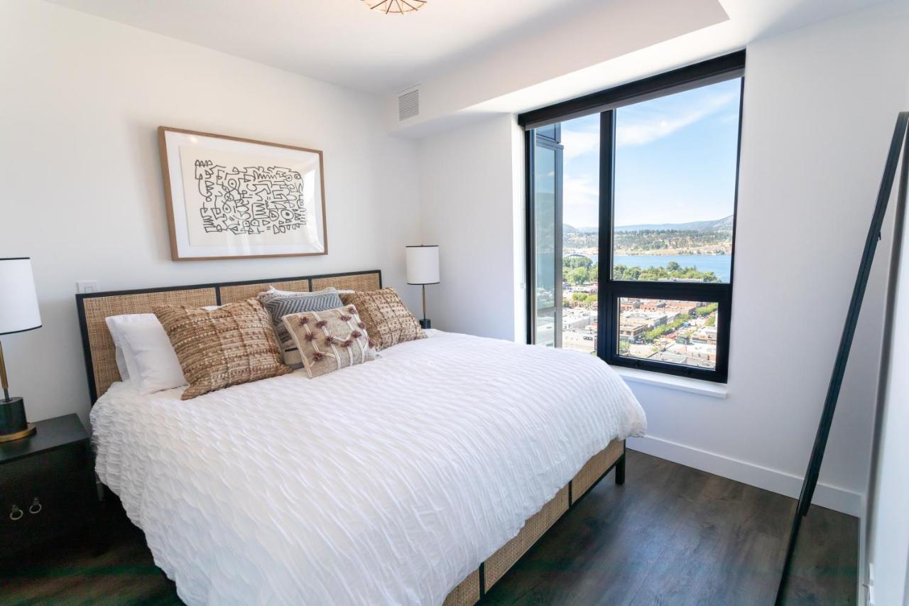 Awesome View 21 Two Bedroom One Bath Downtown Lake View Near Beach Келоуна Экстерьер фото