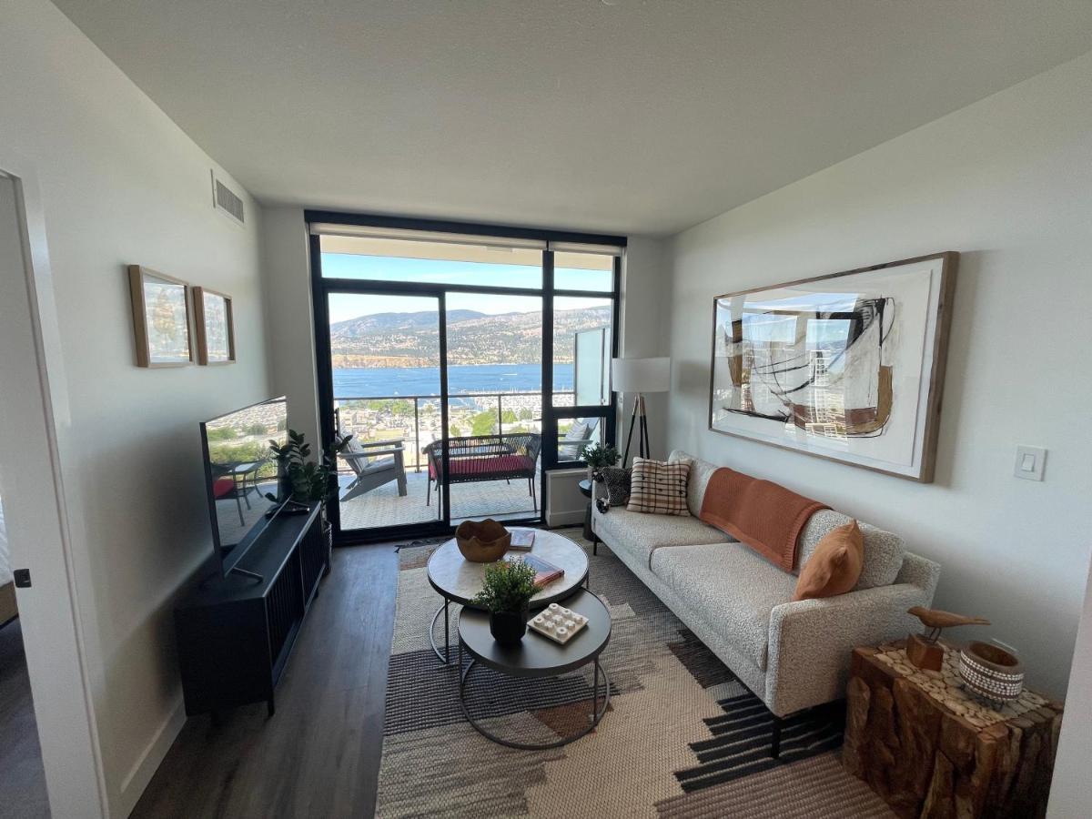 Awesome View 21 Two Bedroom One Bath Downtown Lake View Near Beach Келоуна Экстерьер фото